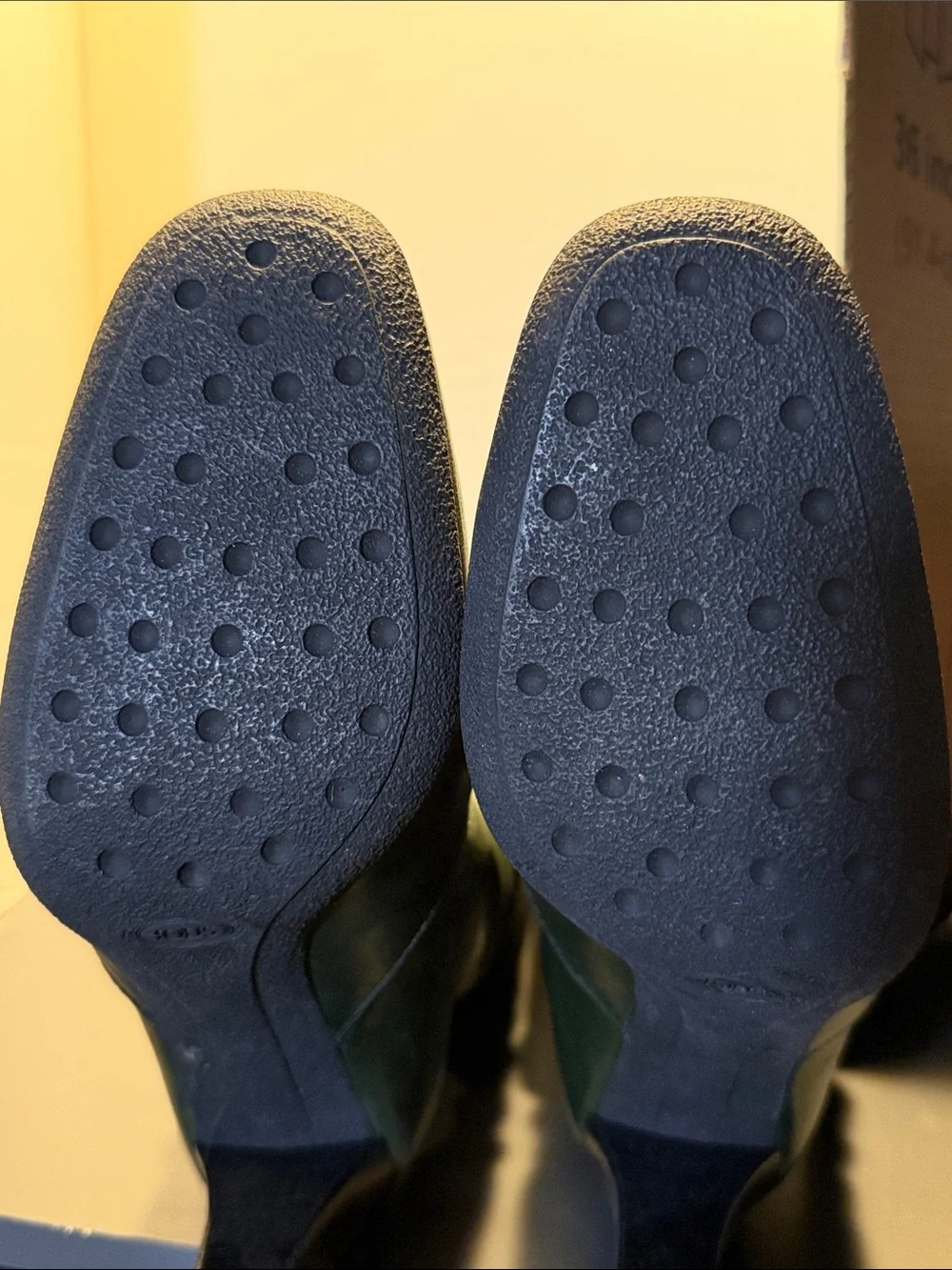 Tods over knee